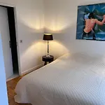 Suite 2 Pieces Sur Jardin Paris