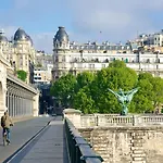 Studio Bien Equipe Proche De Toutes Commodites -2P