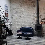 Le nichoir aux oiseaux avec Parking