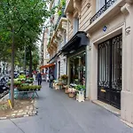 Cozy Studio In The Heart Of Paris