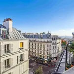 Le Joyeux Dans Les Hauteurs De Montmartre