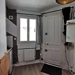 A Nice Little Studio In The Beautiful Paris.