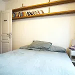 Pretty 36 M Near Buttes-Chaumont
