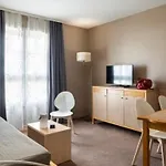 Appartement 35 M2 En Residence Avec Services Et Menage