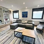 166 - Urban Luxury Apartment In Center Of Paris