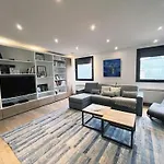 166 - Urban Luxury Apartment In Center Of Paris