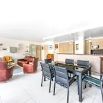 Apartment Saint Ferdinand Etoile