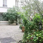 Comfortable Cocoon Close To Montmartre