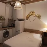 Studio, Place De La Nation, 1Mn A Pied Du Metro 1,2,6,9 Et Rer A