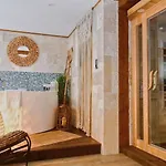 VIP Paris Yacht Hôtel