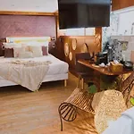 VIP Paris Yacht Hôtel