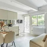 Residence Cosy Appartement Le Marais Place des Vosges (Sainte Anastase)