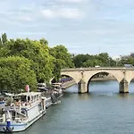 Montmartre Luxury & Design Parisian home