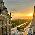 Prestige Sur Louvre Et Tuileries