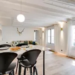 Apartment In St Germain