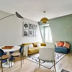 Charming Love Nest In Paris