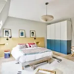 Charming Love Nest In Paris