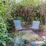 Appartement Design Avec Jardin Privatif
