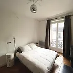Appartement Haussmannien Au Coeur Du 11E