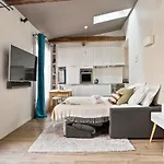 Paris Eiffel Tower - Cityapartmentstay
