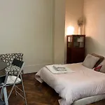 Appartement Typiquement Parisien Cosy