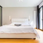 Lavie Maison Jardin A Montmartre