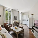 1Br Champs-Elysees - Cityapartmentstay