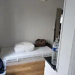 Sunny Apartment In Paris Batignolles