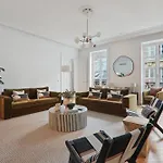 Kaza Bella - Paris 8 Luxurious Apartment Close To Arc De Triomphe