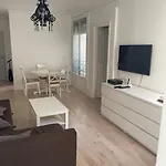Paris 8Th, Bright, Very Good Location