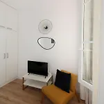Studio Atypique Refait A Neuf - Paris 10 - 2P
