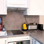 Quiet And Charming 30 M Apartment