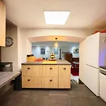 Grand Appartement Avec Jardin Privatif A Paris