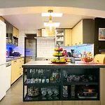 Grand Appartement Avec Jardin Privatif A Paris