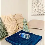 Backpackers Luxury 5* In Paris