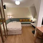 Lovely Studio Near The Arc De Triomphe