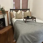 Cosy Haussmannien Appartement
