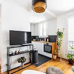 Guestready - Tranquil Hideaway In The Vibrant 15Th
