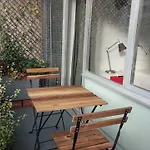 Eiffel Tower - Luxury 2 Bedroom Apartment