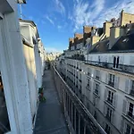 Arc De Triomphe - Champs Elysees - Super Emplacement - 5E Etage - Balcon - 60 M2