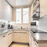 Guestready - A Slice Of Parisian Paradise
