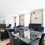 Guestready - A Slice Of Parisian Paradise