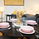 Bright 2Br - Butte Montmartre | By Airnest