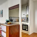 Champs-Elysees - 2Br With Balcony - Cityapartmentstay