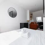 2 Pieces Refait A Neuf Dernier Etage - Paris 19 - 4P - Flat-Guest
