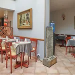 Hotel Poussin