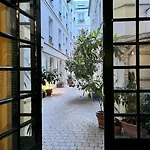 Cosy Studio Near Eiffel Tower