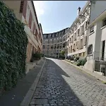 Studio Refait A Neuf En Plein Paris !