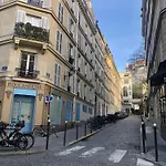 Cozy Nest In Montmartre