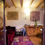 Rare Villa Avec Jardin Privatif Au Centre De Paris